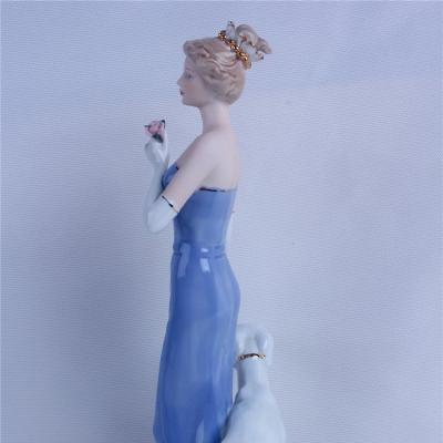 Tượng Cô Gái Dắt Chú Chó - phong cách châu âu